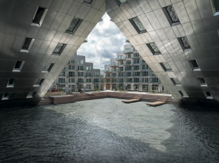 Moderne Architektur mit Wasserbecken und Gebäuden im Hintergrund